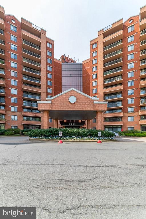 2230 George C Marshall Dr #822 — photo
