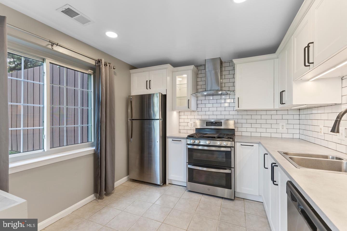 8244 Catbird Cir #101 — photo