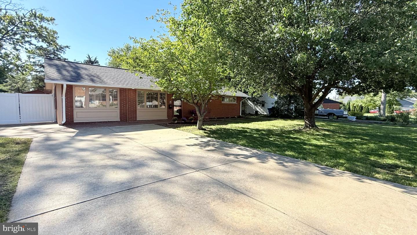 4905 Apple Tree Dr — photo