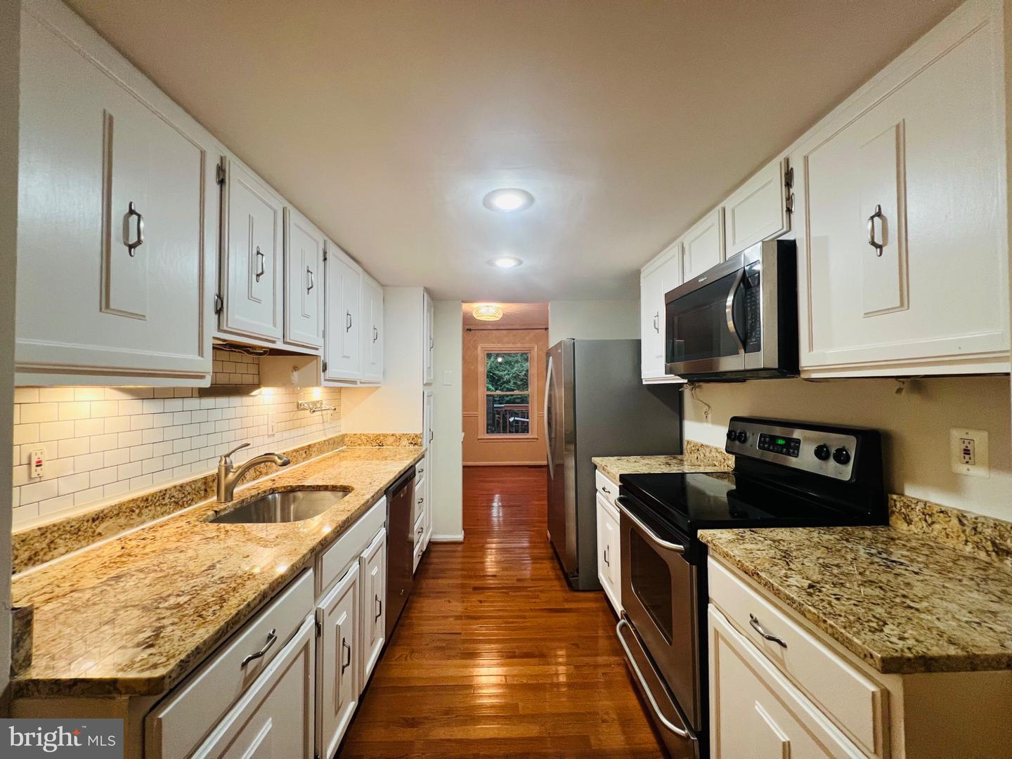 6279 Kerrydale Dr — photo