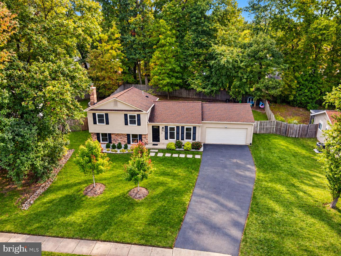 1548 Hiddenbrook Dr — photo