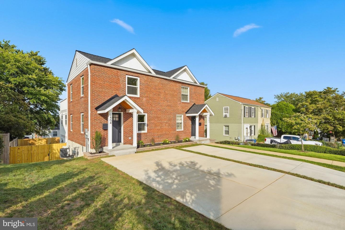 2404 Riverview Ter — photo