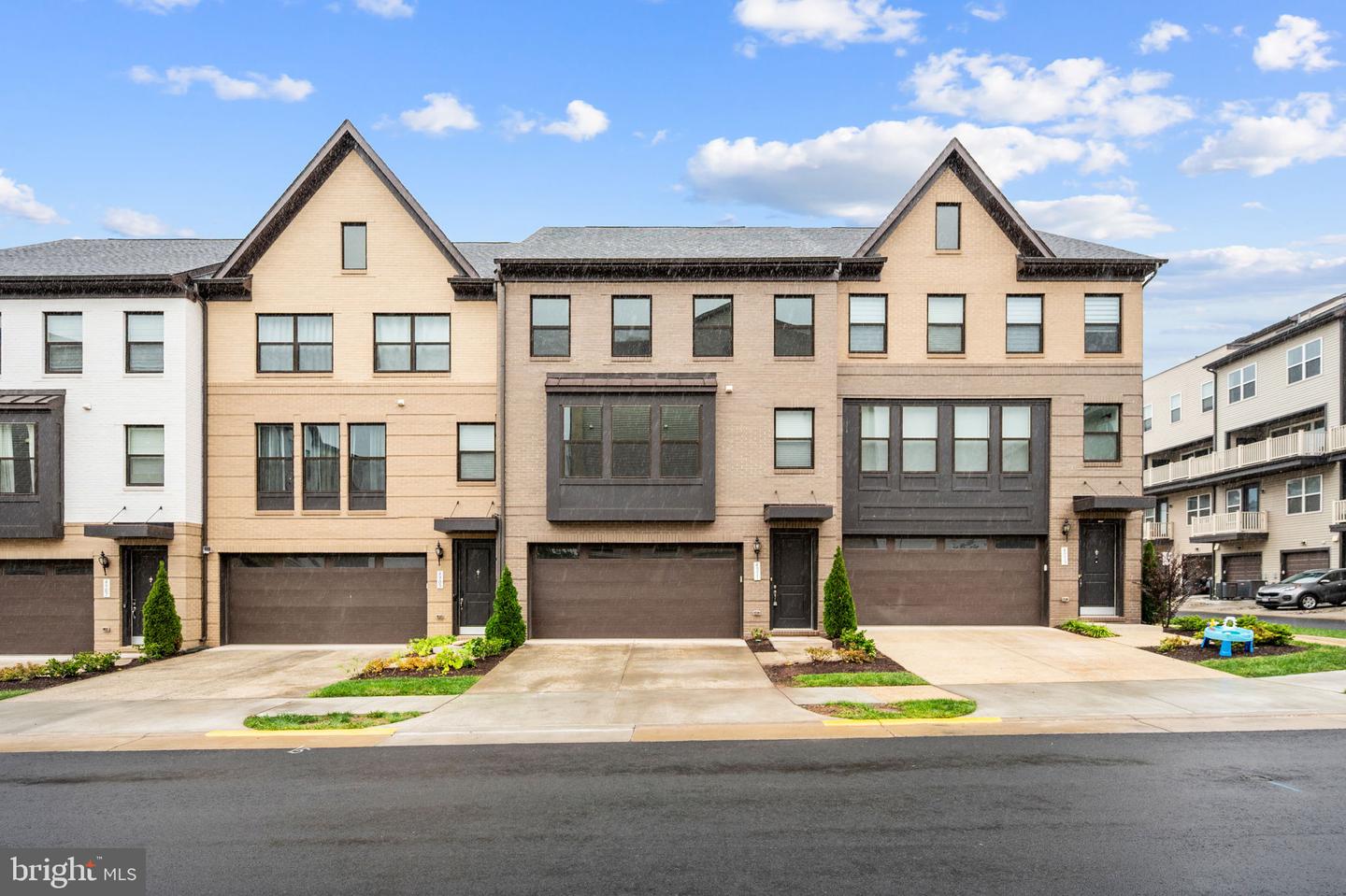 4911 Longmire Way — photo