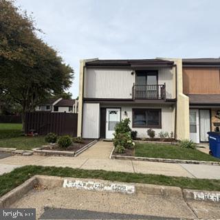 1318 Wexford Ct — photo