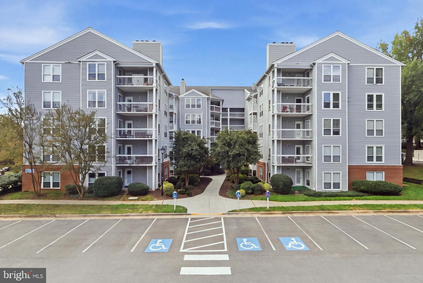 3178 Summit Square Dr #3-a8 — photo