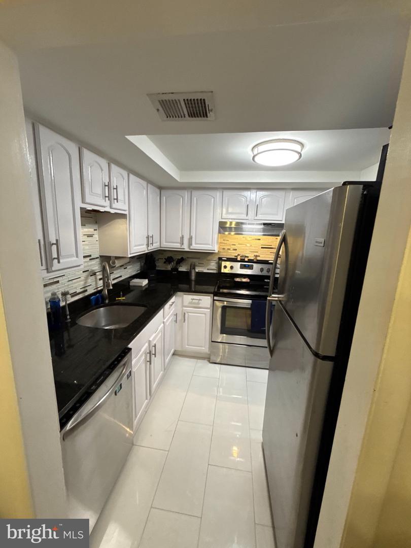 8896 Walutes Cir #D — photo