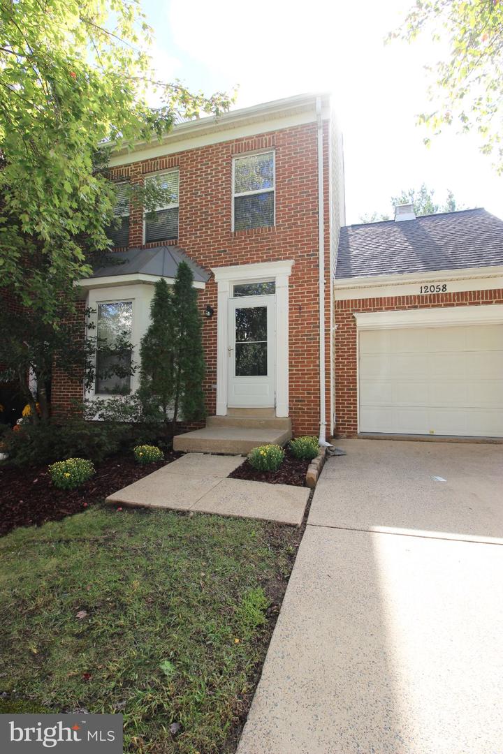 12058 Edgemere Cir — photo