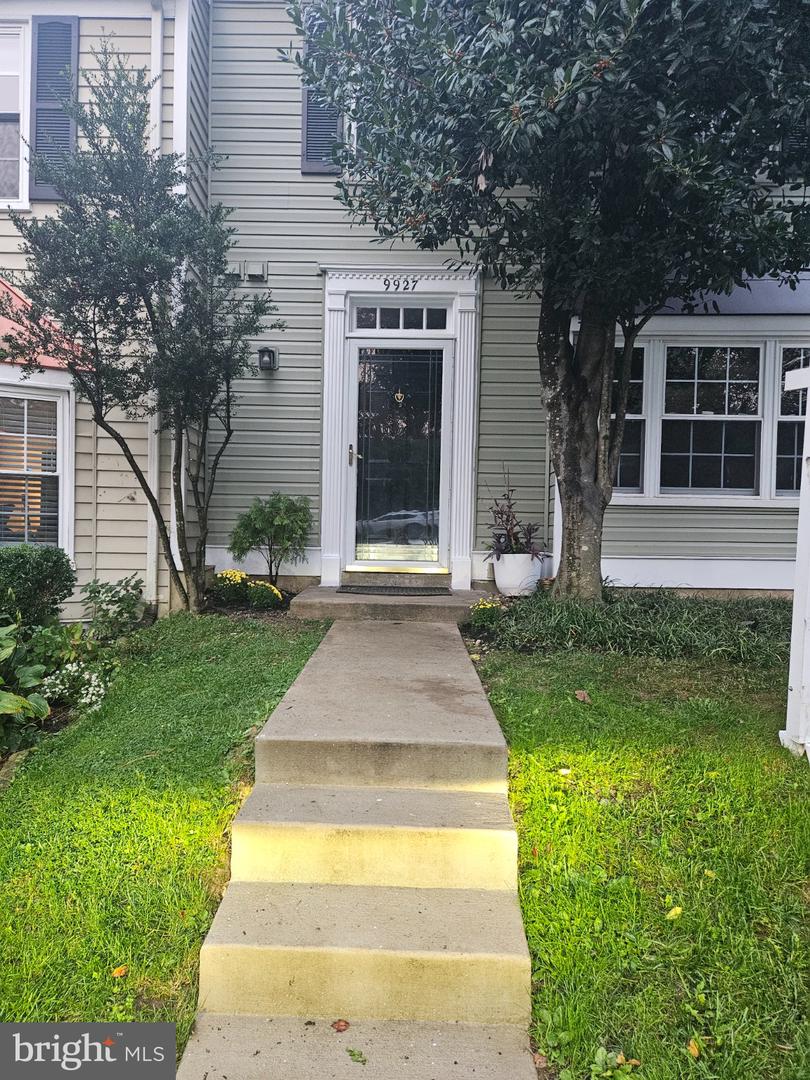 9927 Blake Ln — photo