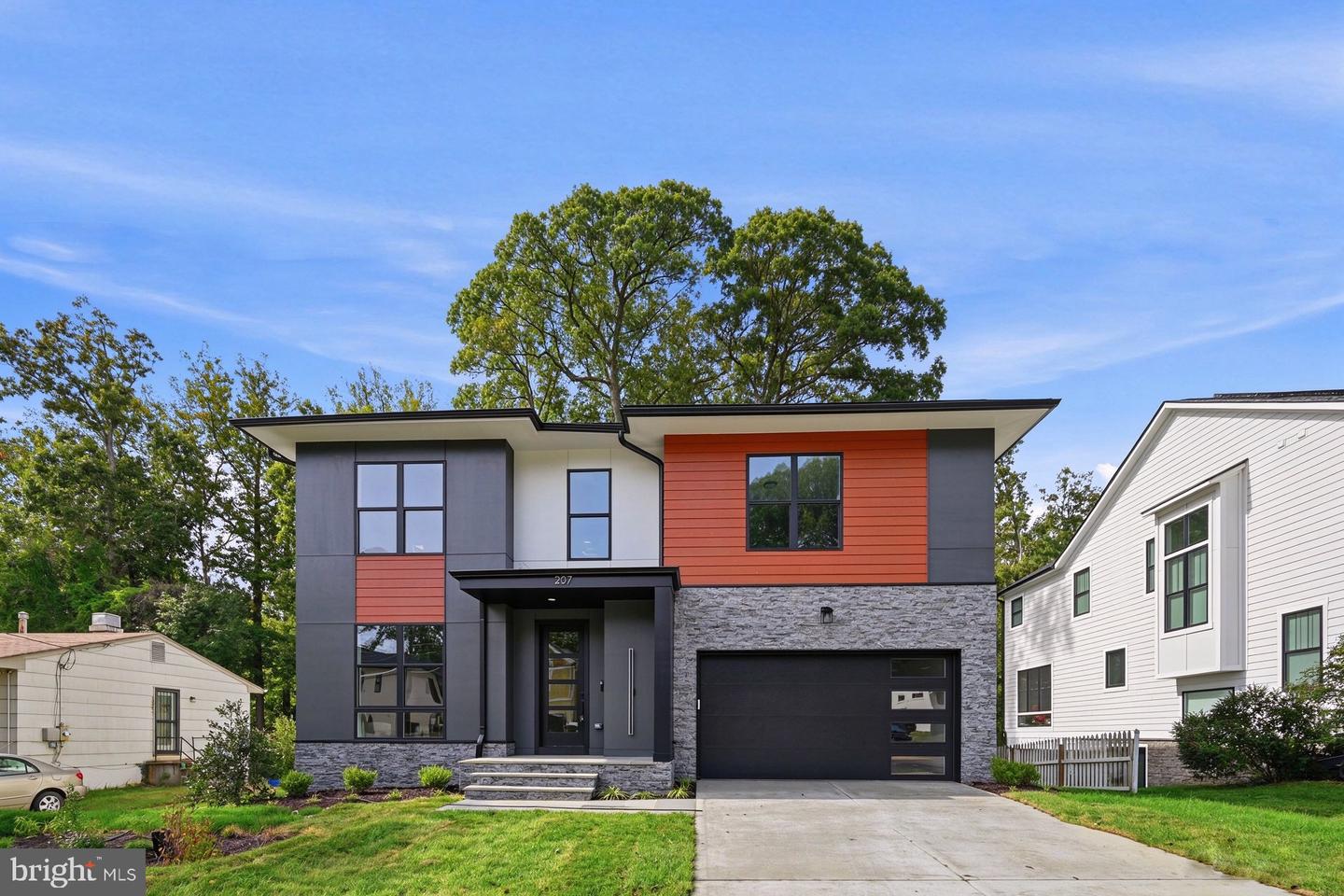 207 Patrick St SW — photo