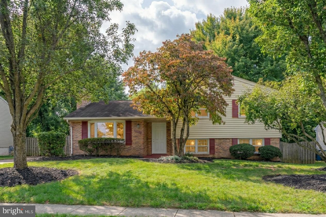 14717 Lock Dr — photo