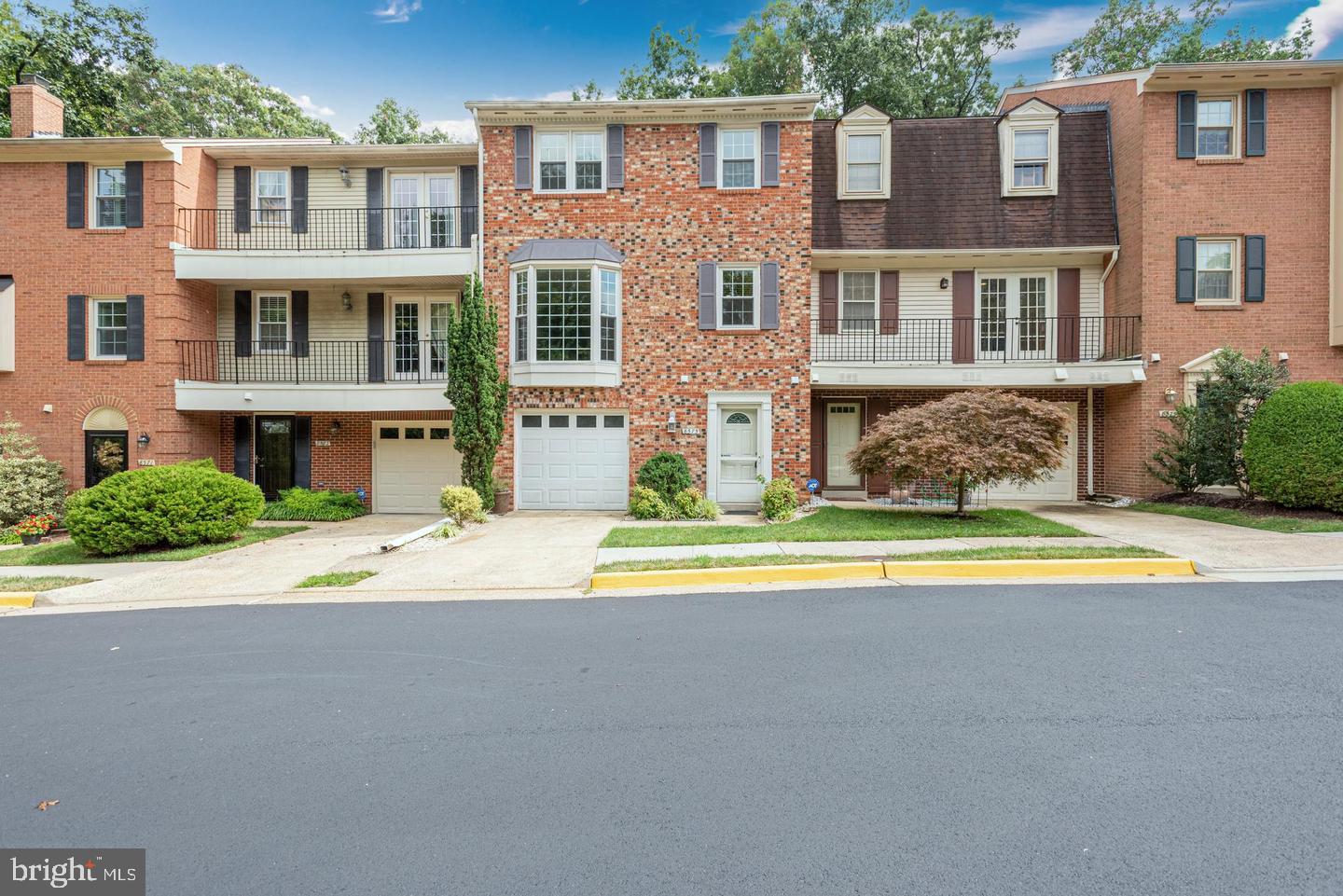8575 Raglan Road, Vienna, VA 22182