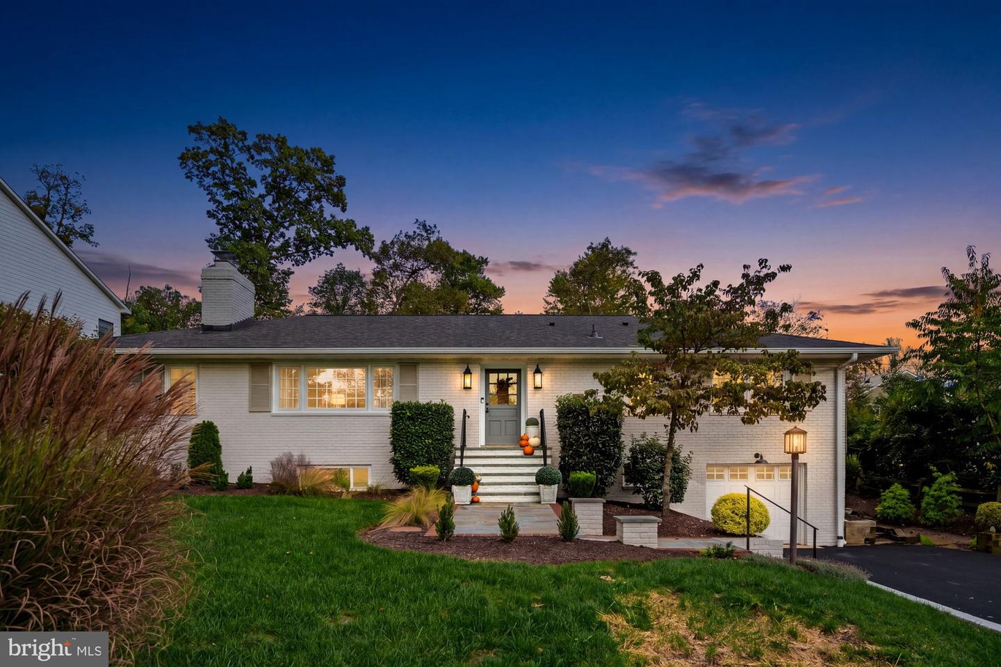 403 John Marshall Dr NE — photo