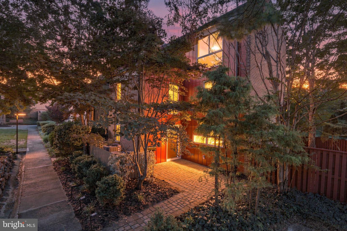 11404 Links Dr — photo