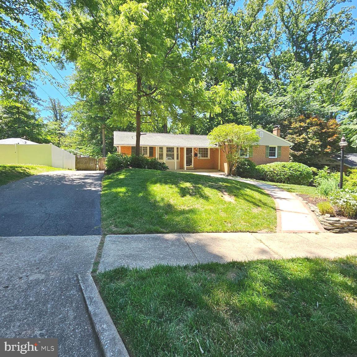 8925 Falling Creek Ct — photo
