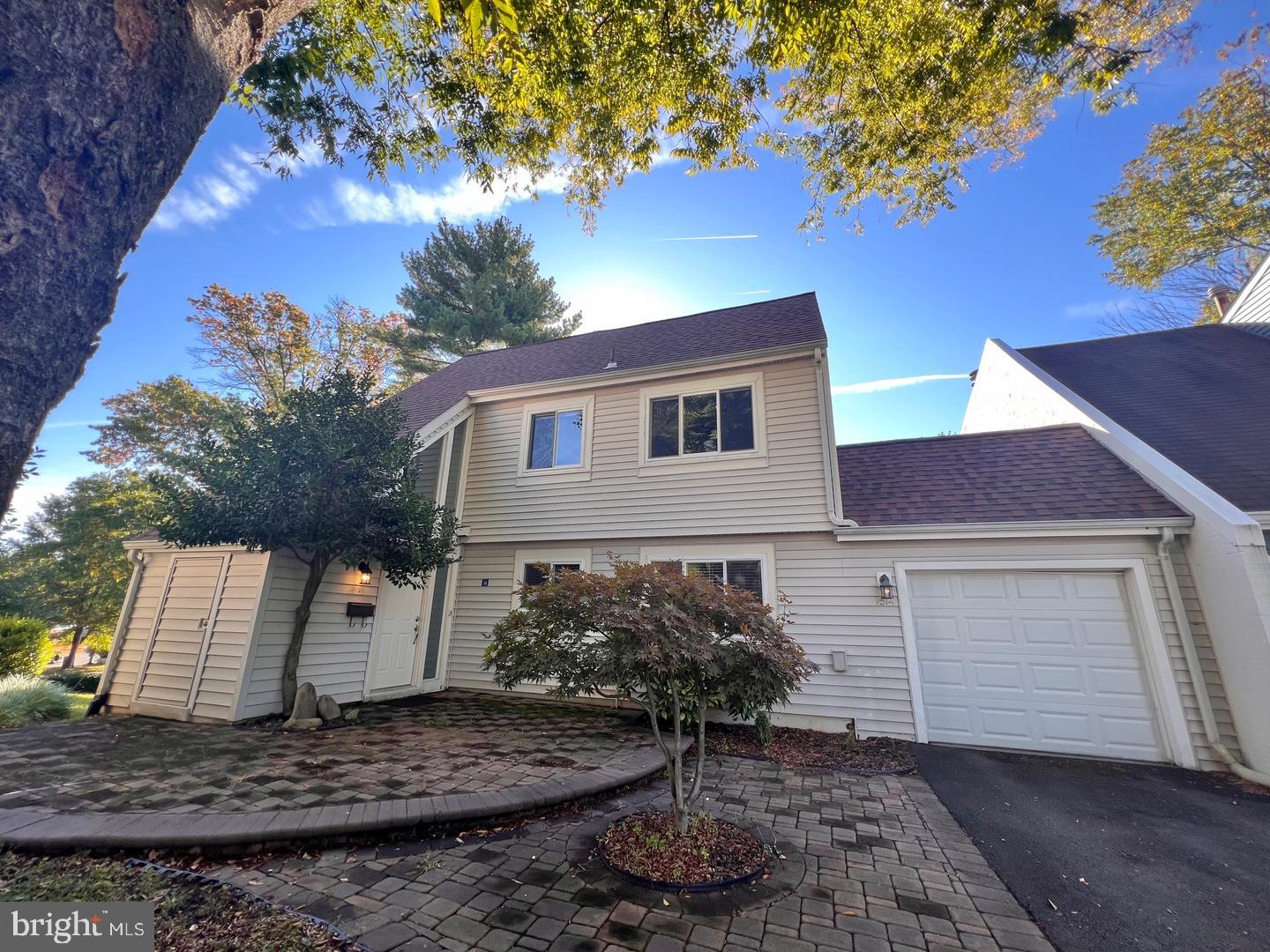 1514 Roundleaf Ct — photo