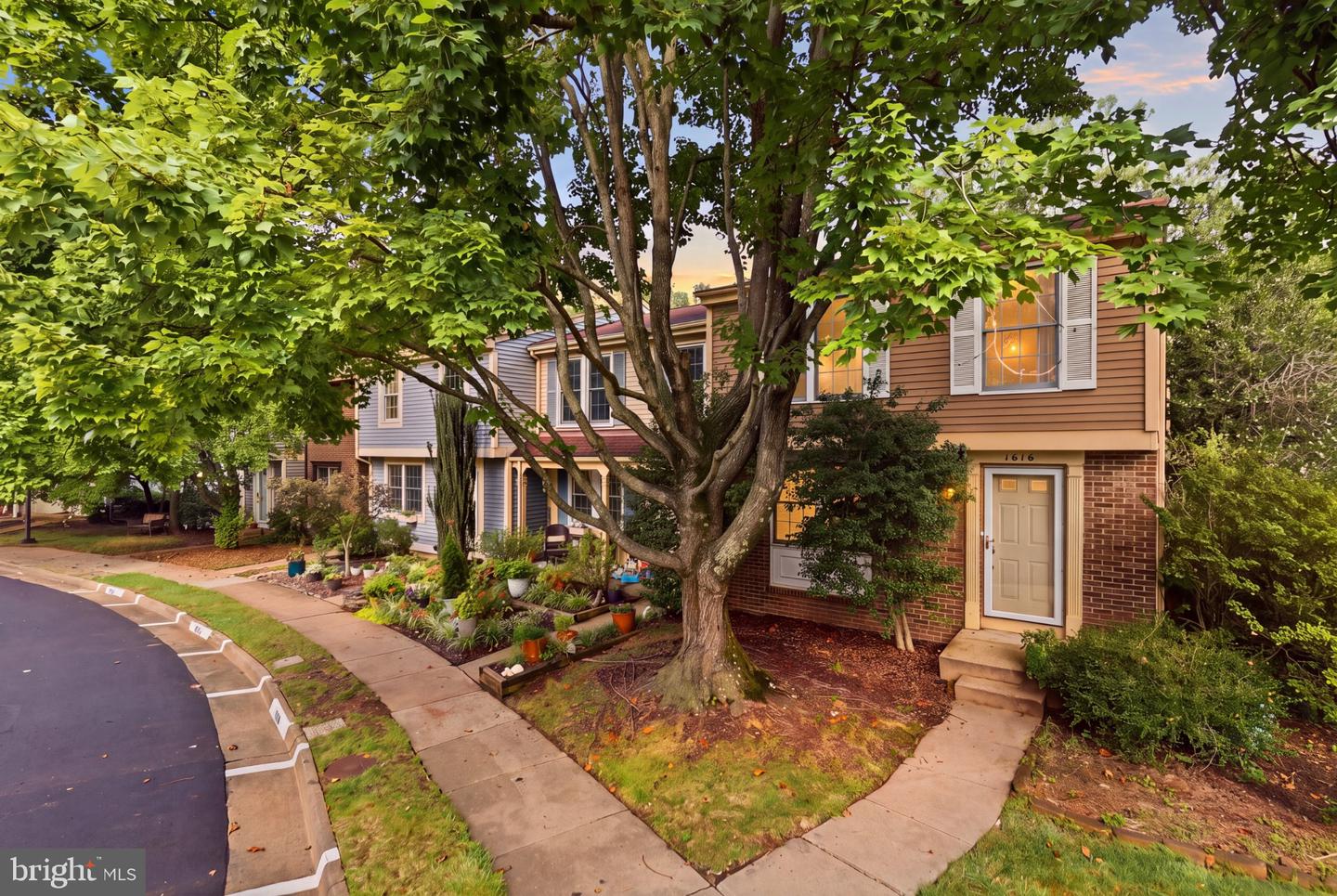 1610 Barnstead Dr — photo