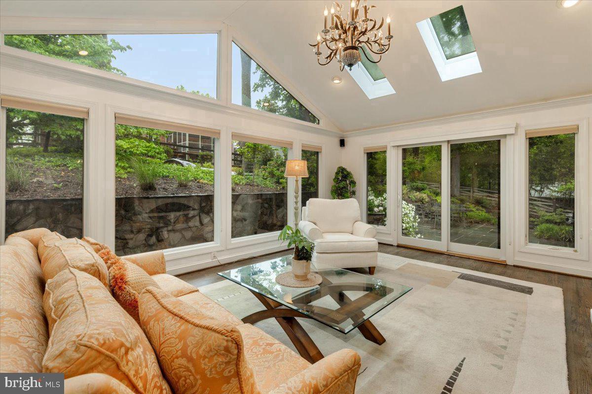 6225 Kellogg Dr — photo