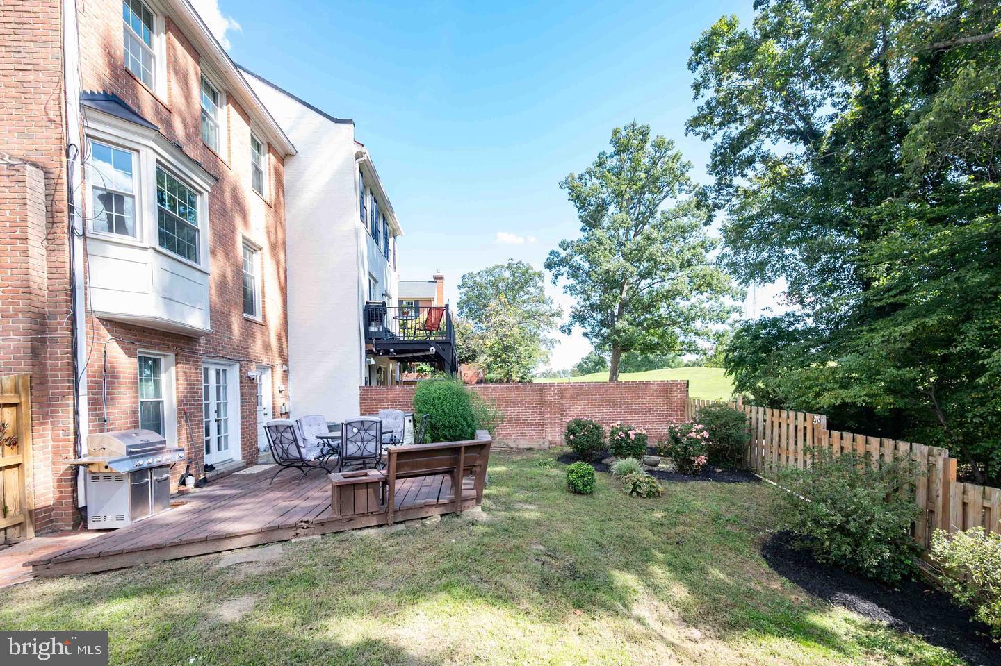 8261 Taunton Pl — photo