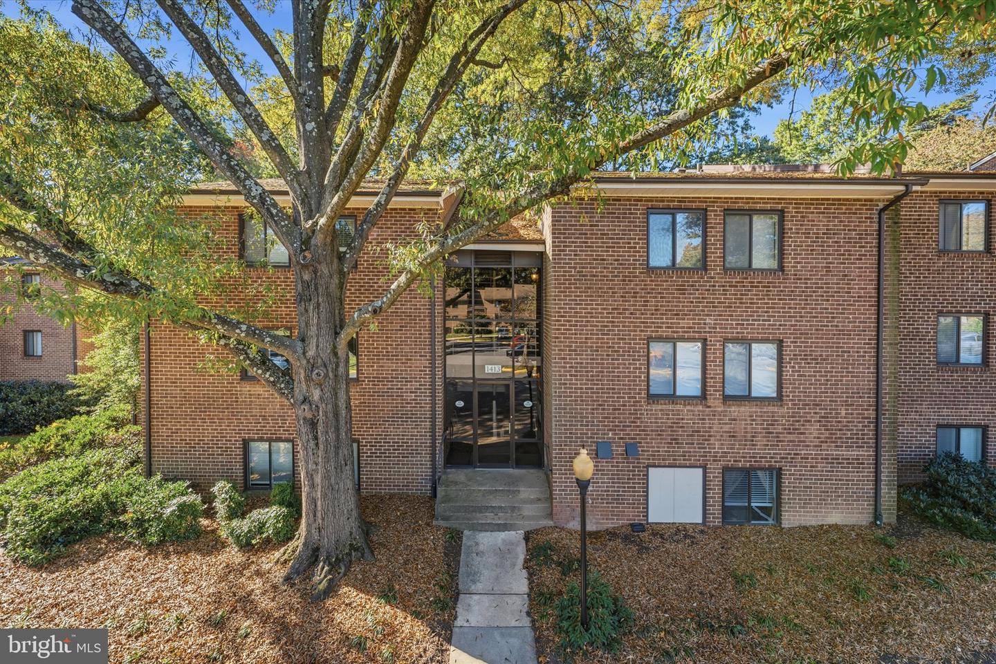 1413 Northgate Sq #11C — photo