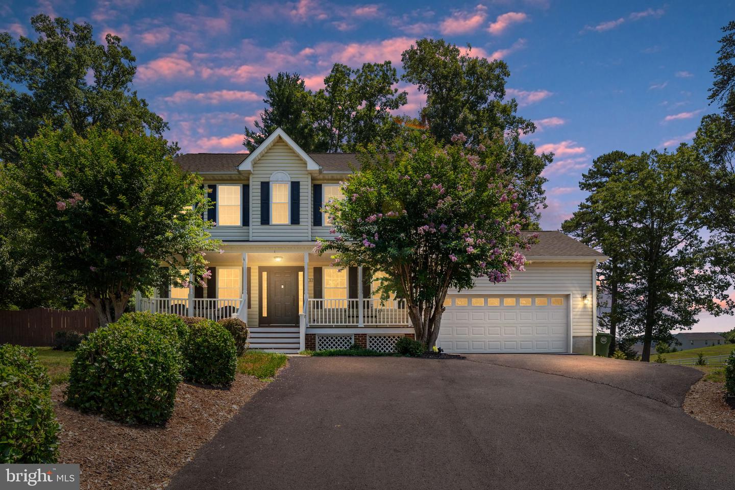 18 Oak Terrace Dr — photo