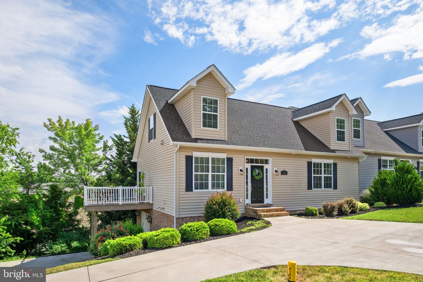 327 Blue Stone Hills Dr — photo
