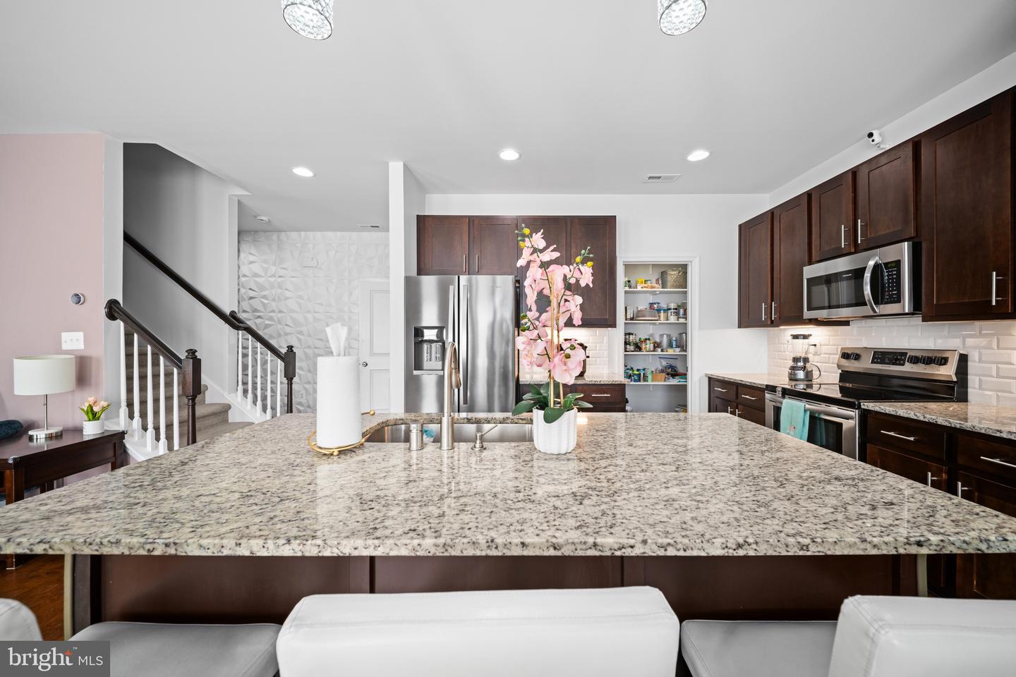 4853 Wild Horse Ln — photo