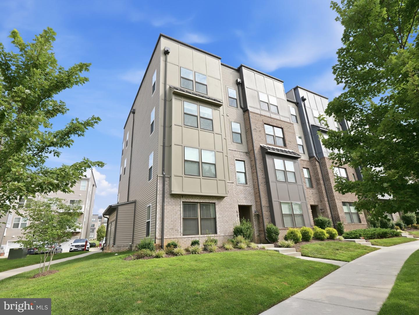 2626 Lassen Walk #B — photo