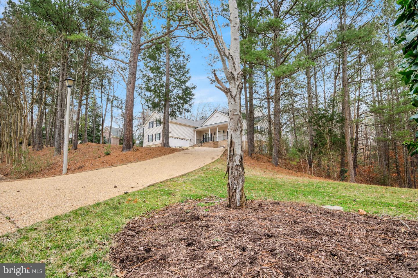 100 Lakewood Dr — photo