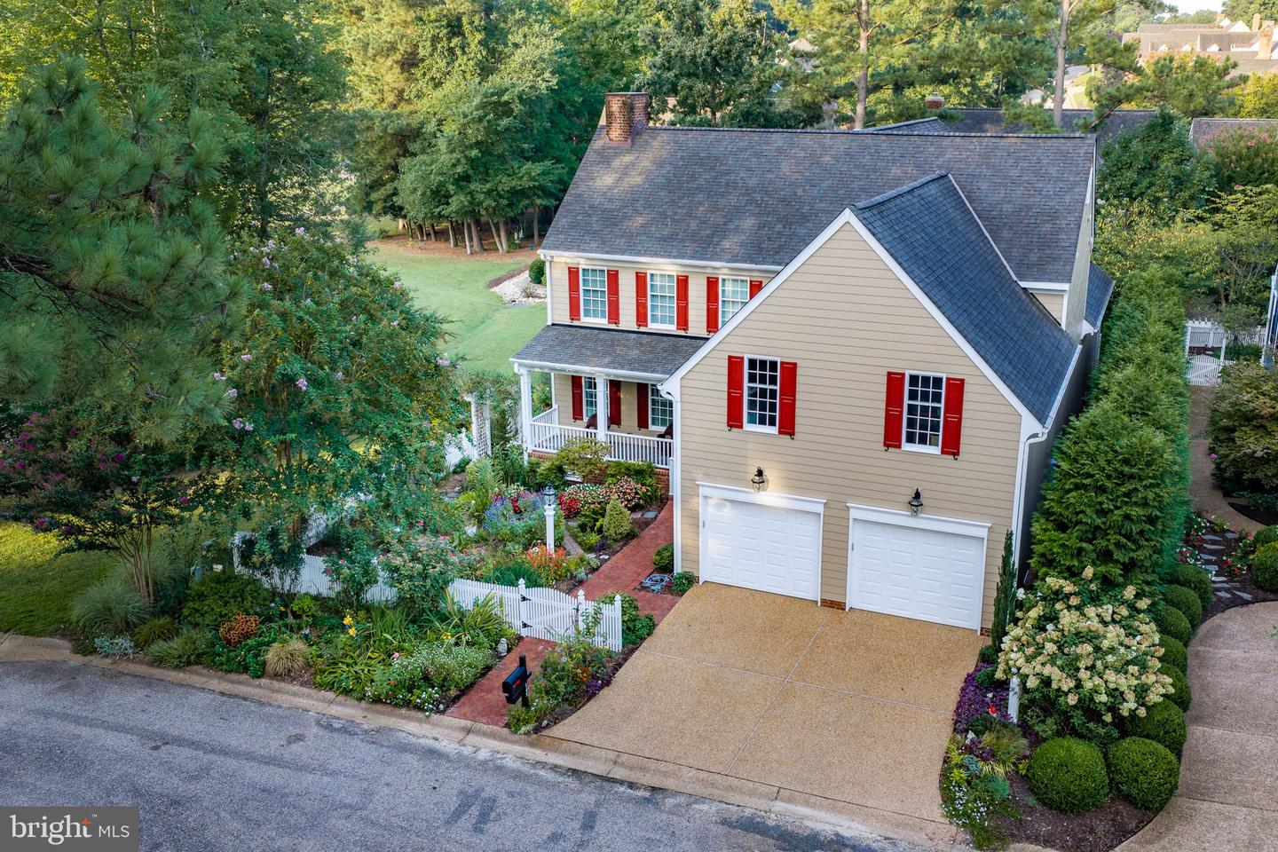 145 Hollinwell — photo