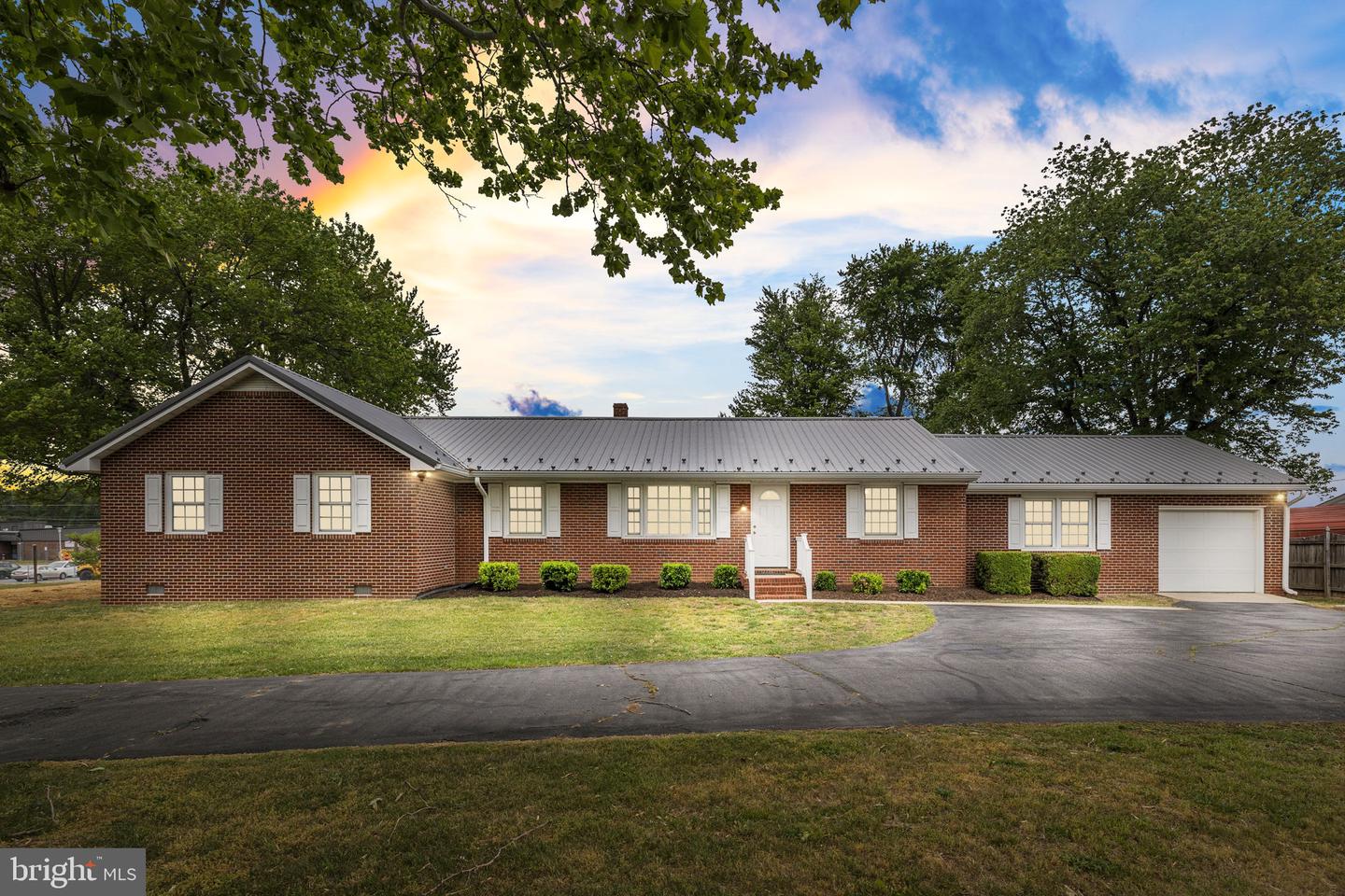 8267 Kings Hwy — photo