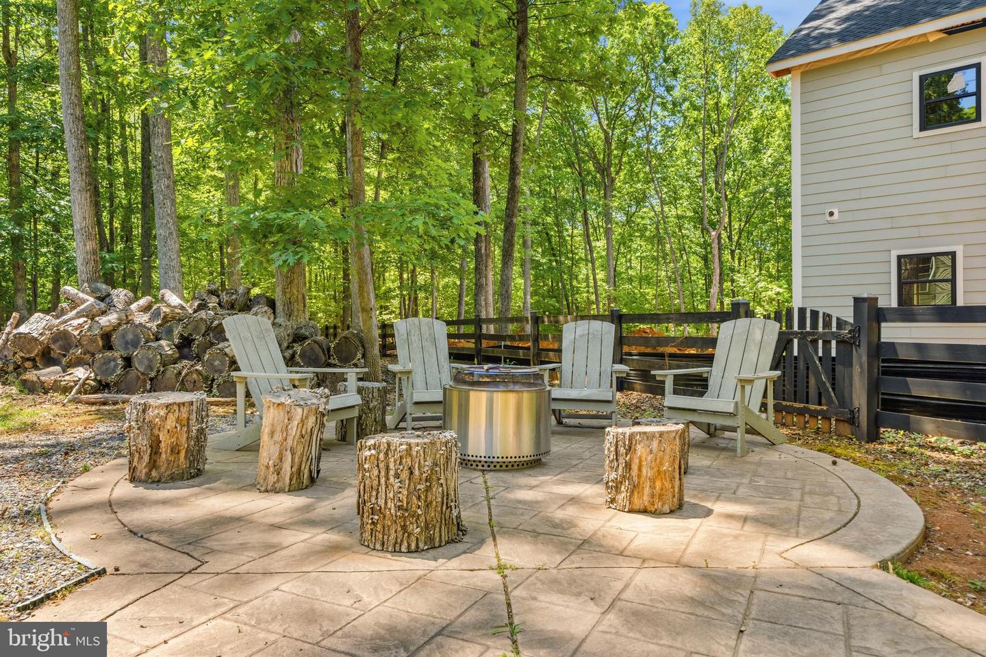 35 Retriever Ct — photo