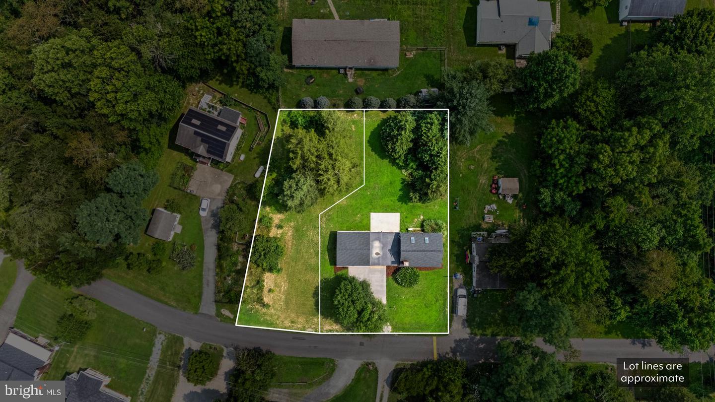 270 Ellis Dr — photo