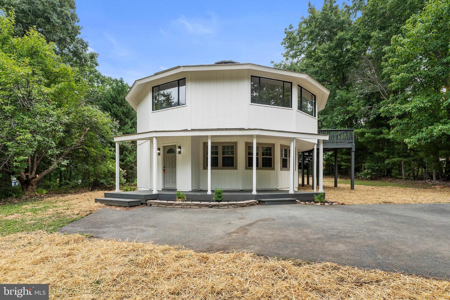 39 School Bus Rd — photo