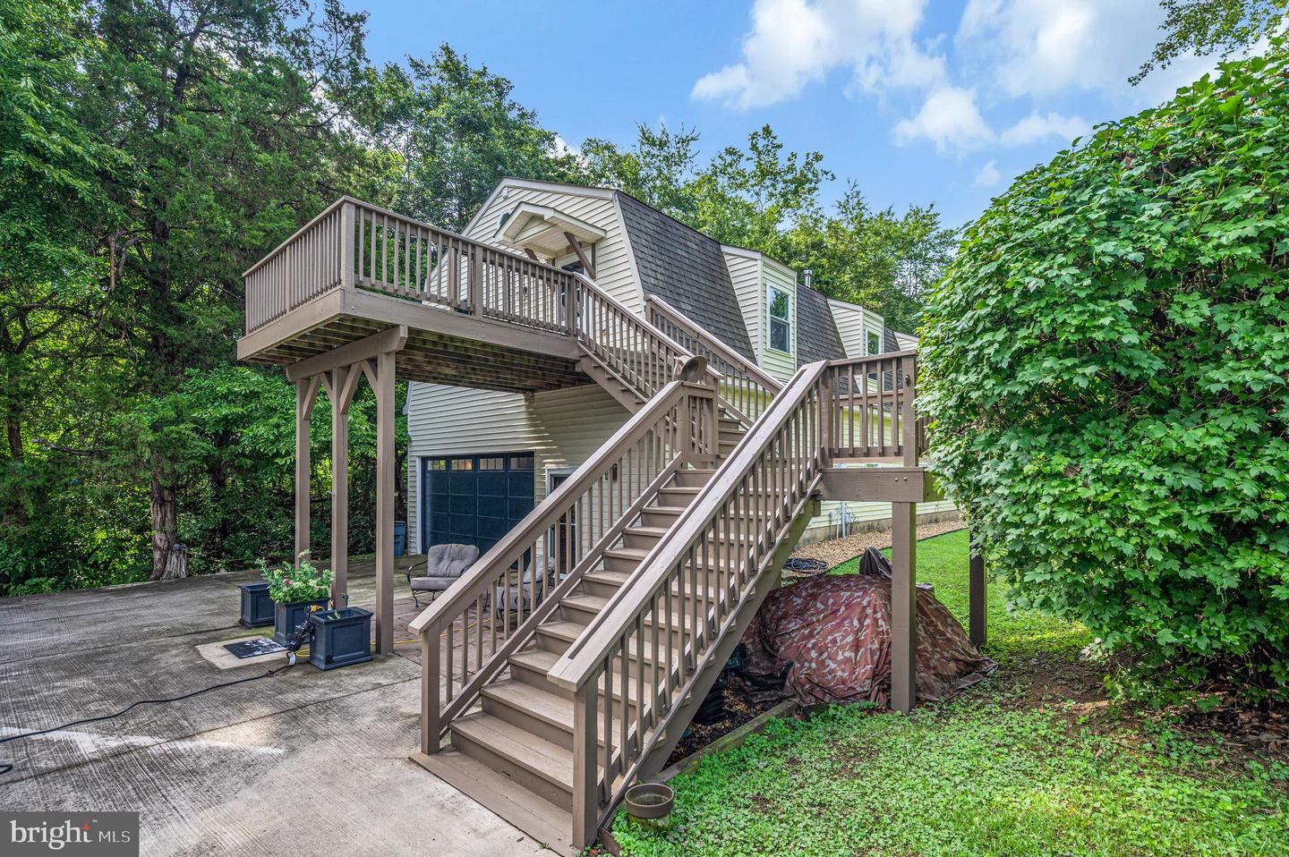 446 Bailey Dr — photo