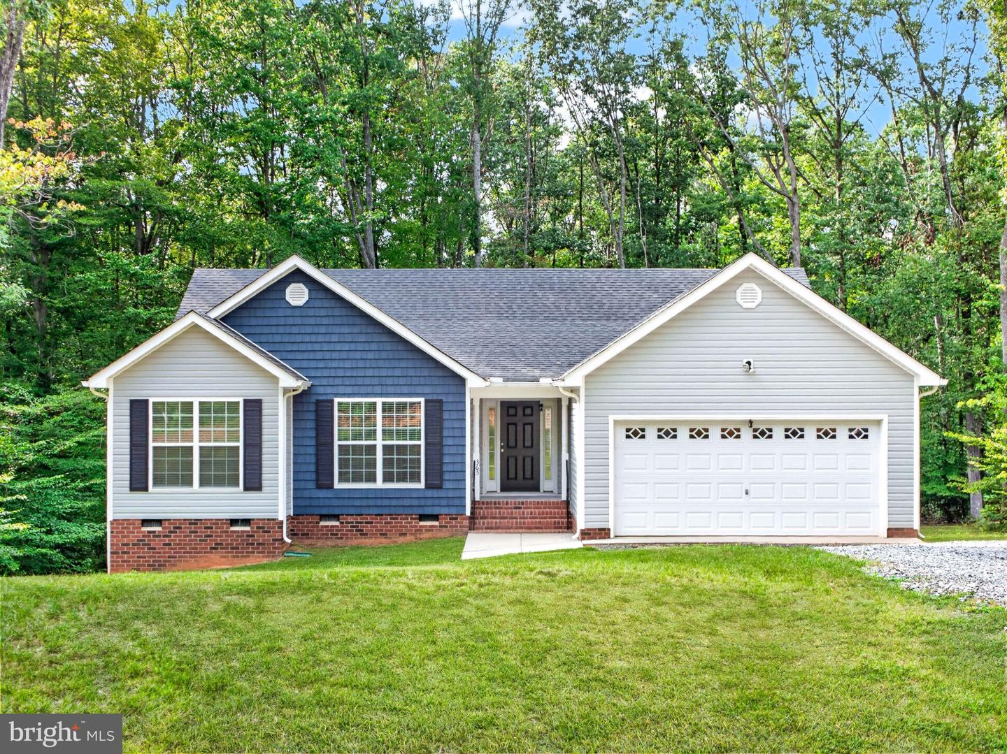 365 Richardson Dr — photo