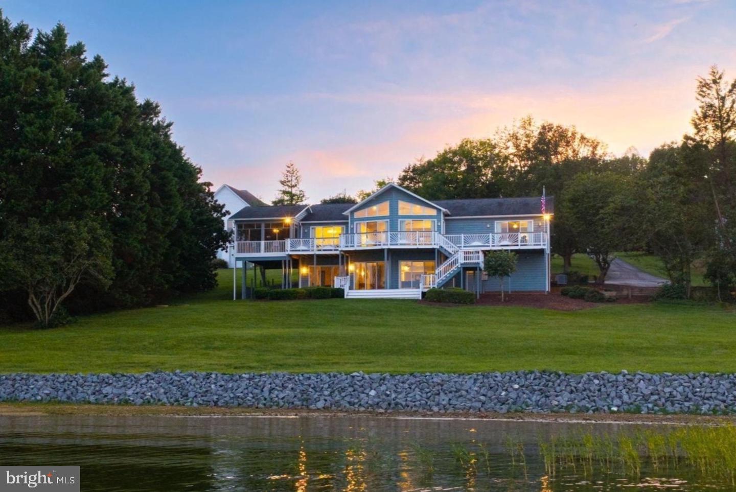 1164 Oak Grove Dr — photo