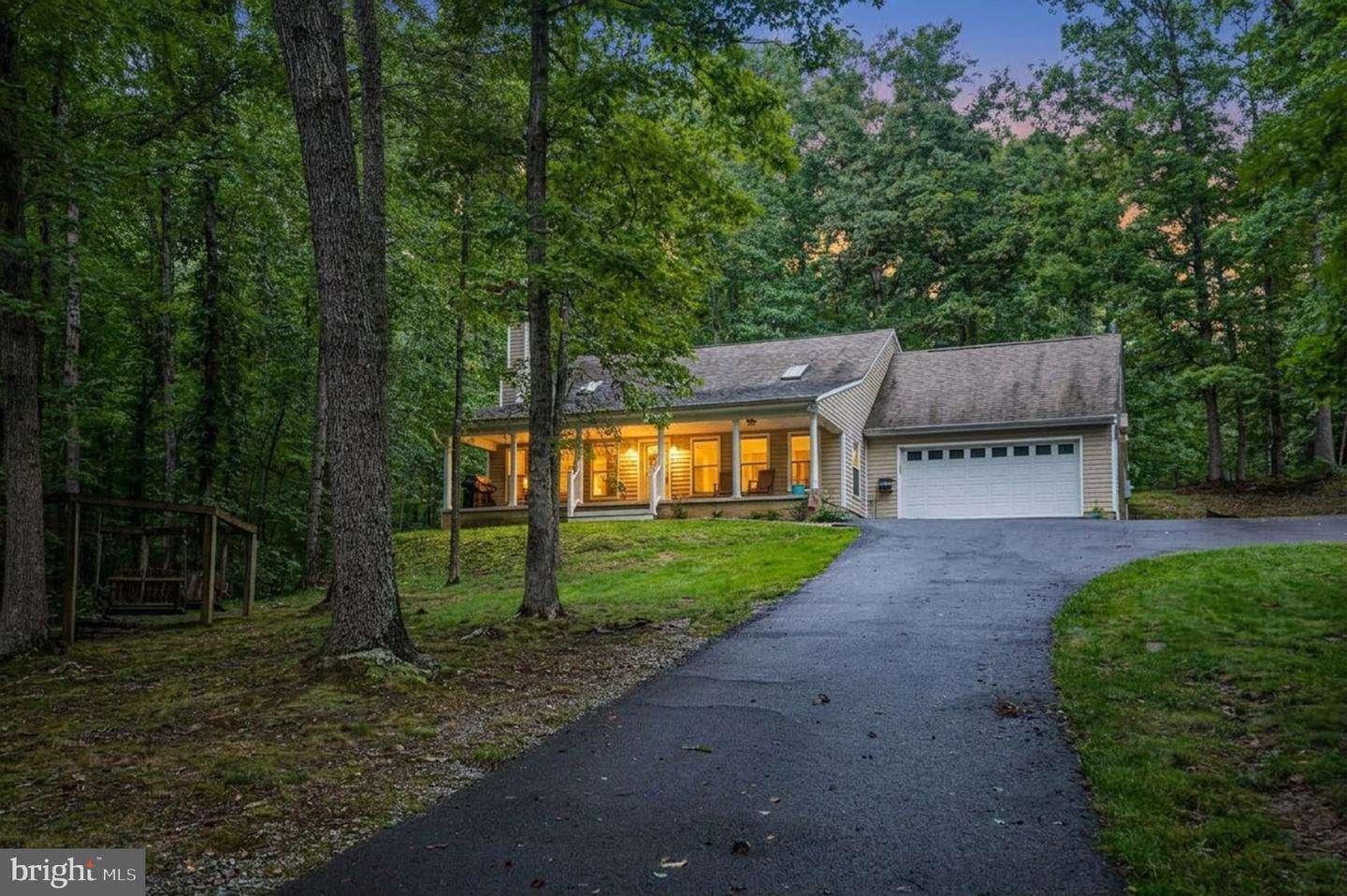 27 Tamarack Ter — photo