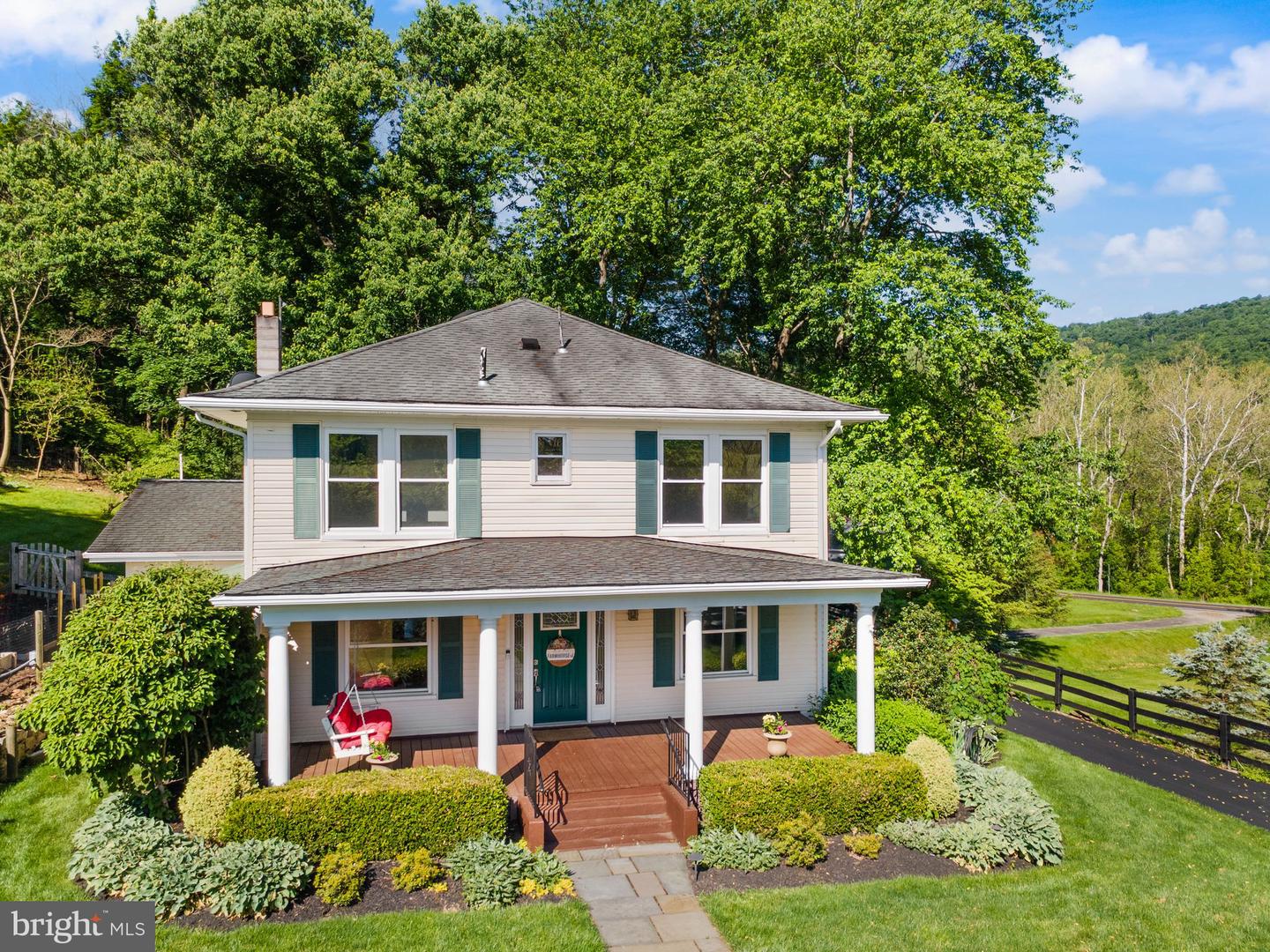 37151 Branchriver — photo