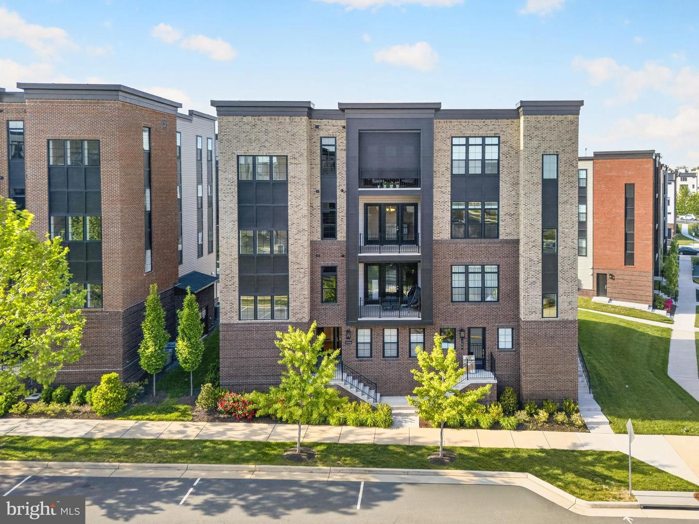 43446 Croson Ln #300 — photo