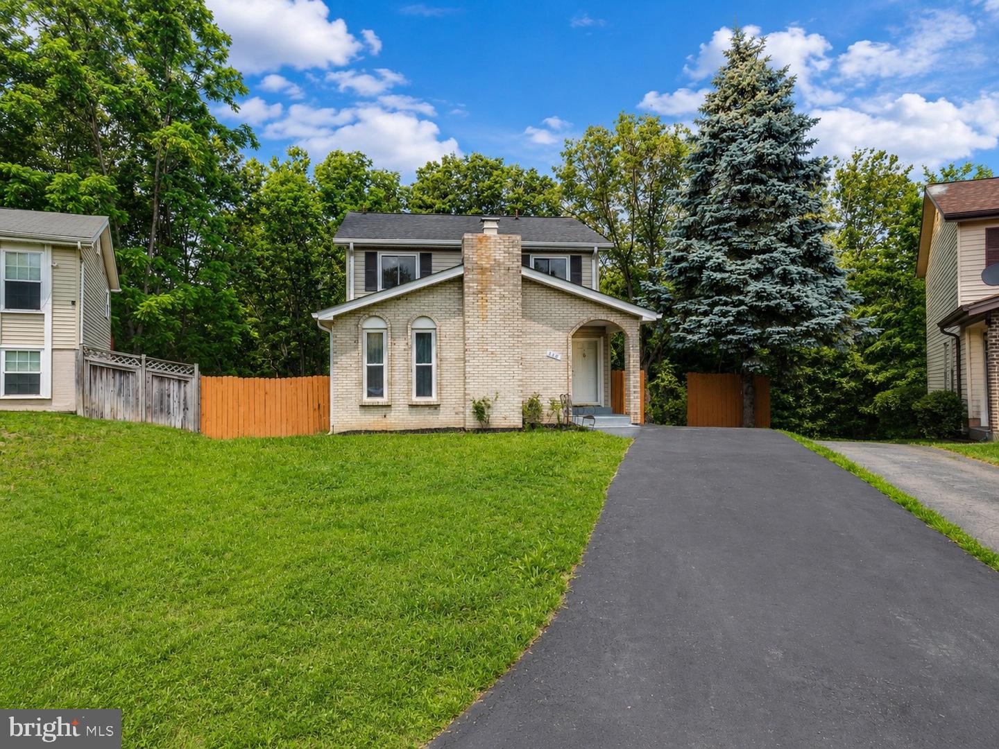 310 Newman Ct — photo