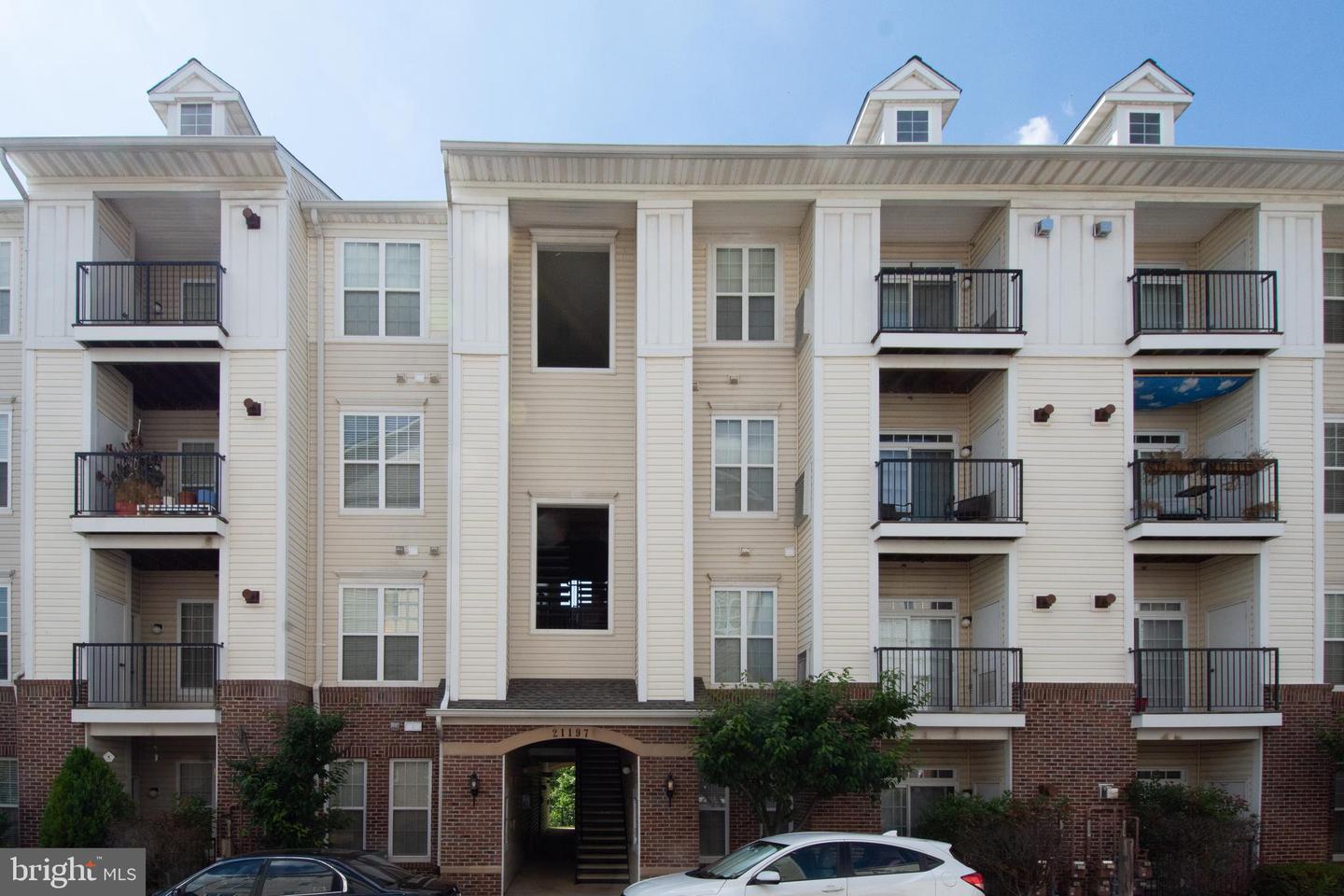 21197 McFadden Sq #403 — photo