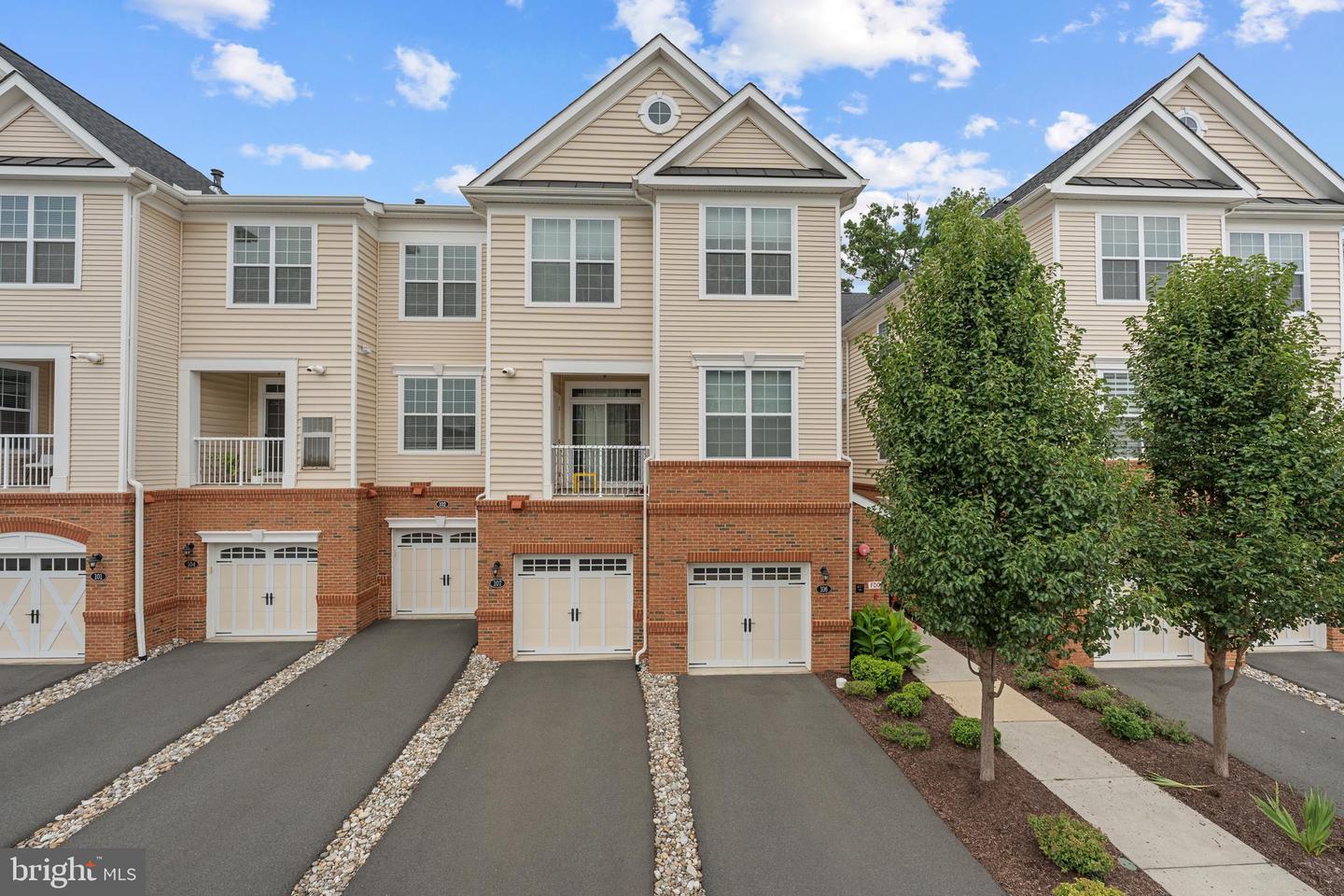 23235 Milltown Knoll Sq #107 — photo
