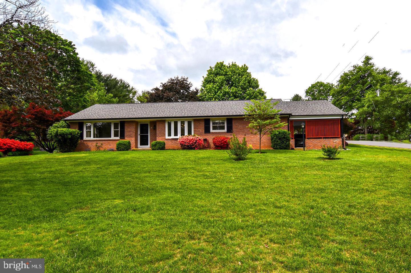 2 Cinnamon Fern Rd — photo