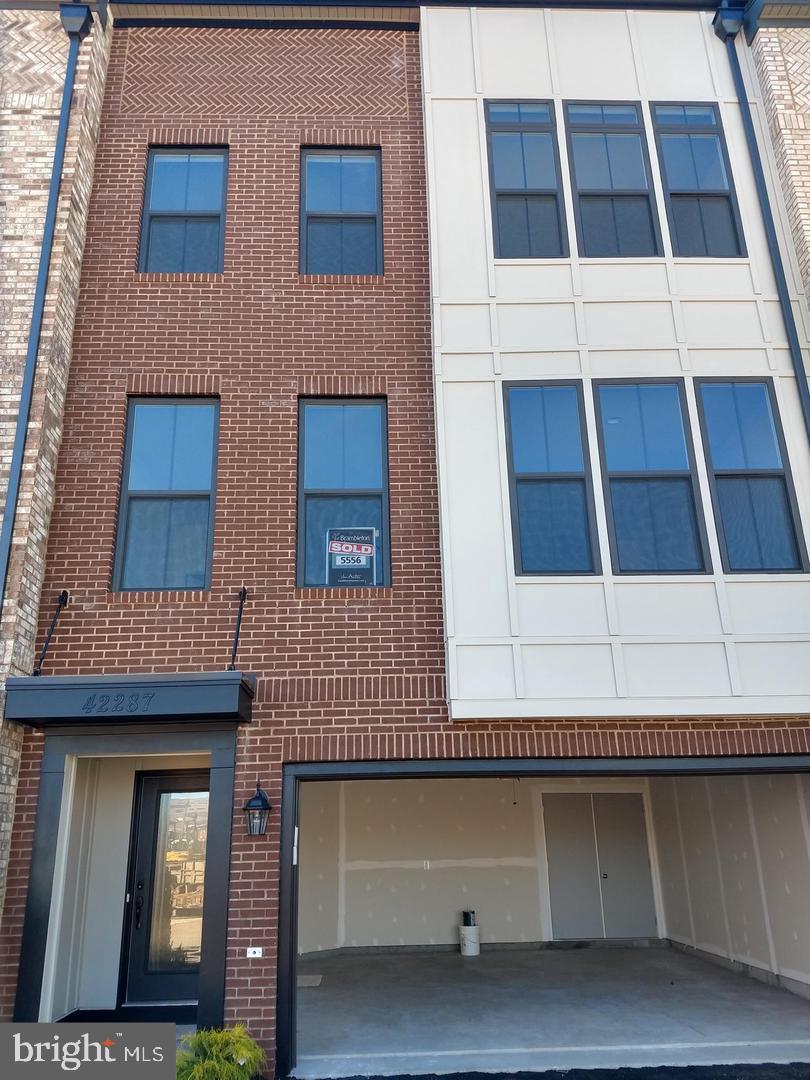 42287 Crawford Ter — photo