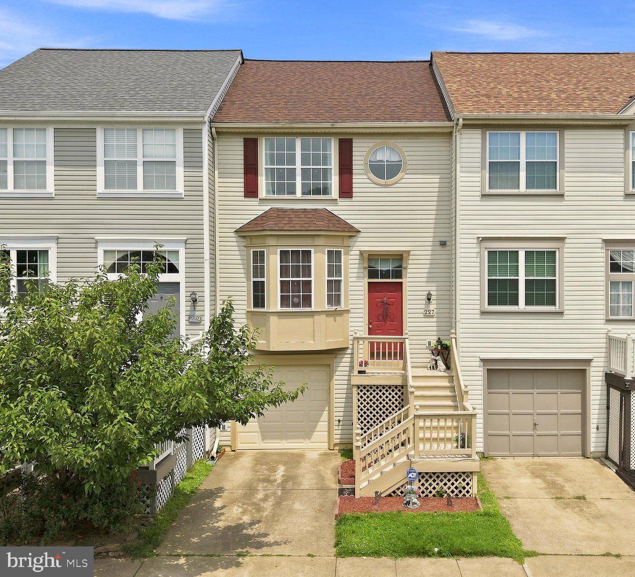 227 Frazer Dr — photo