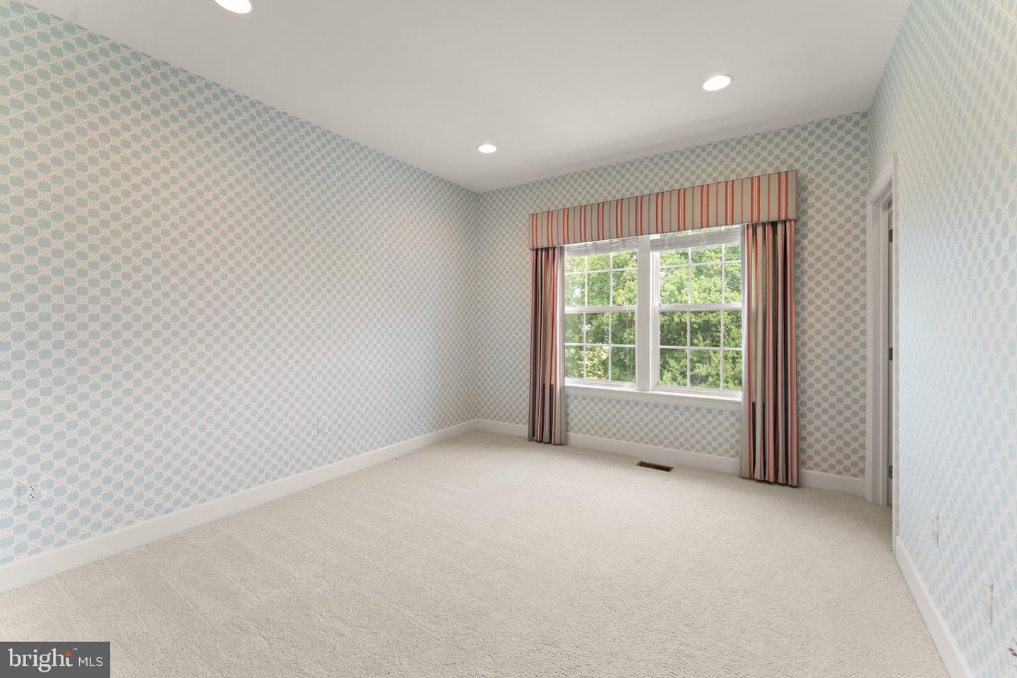 23044 Creighton Farms Dr — photo