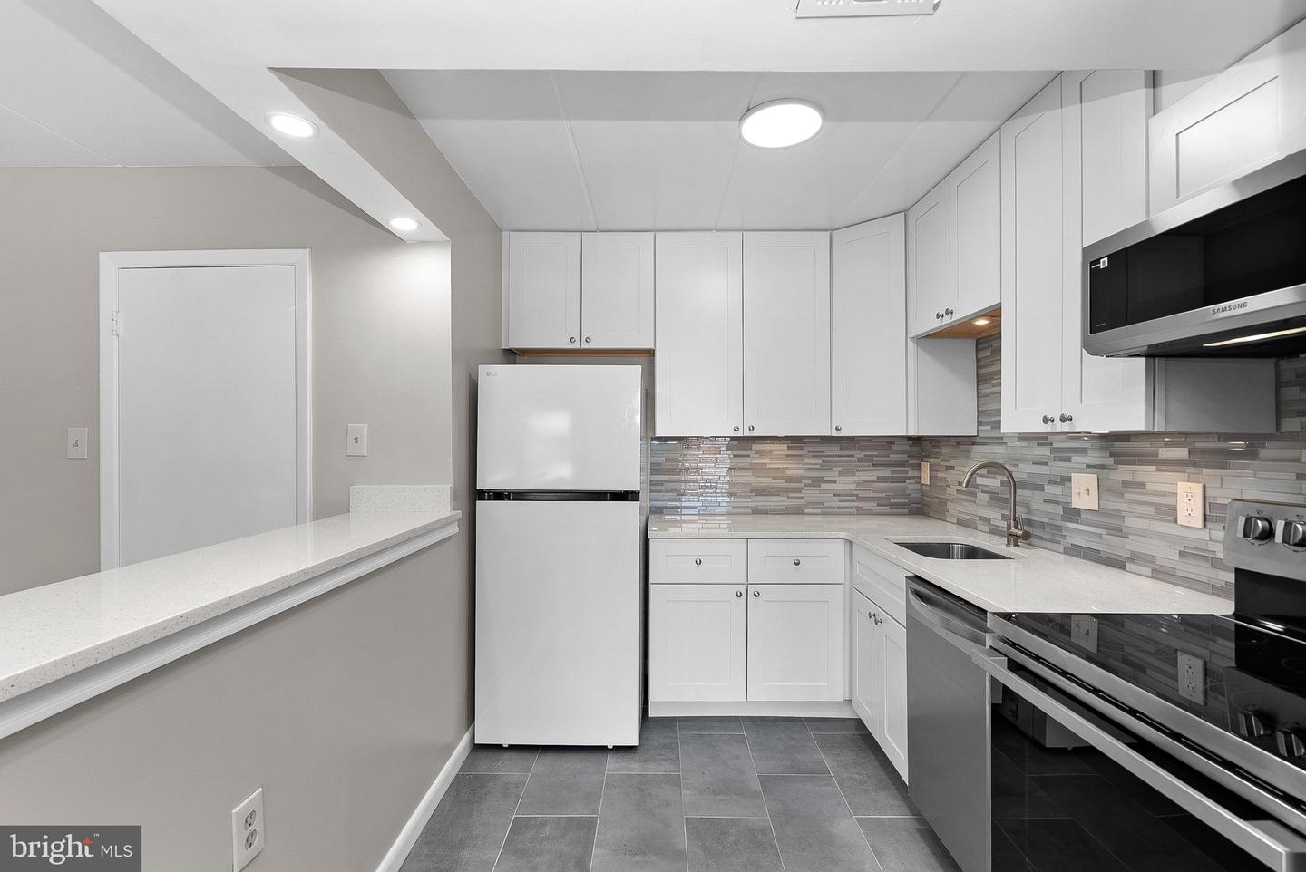125-U Clubhouse Dr SW #7 — photo