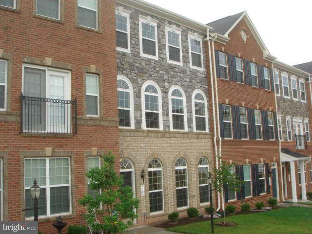 1709 Taymount Ter NE — photo