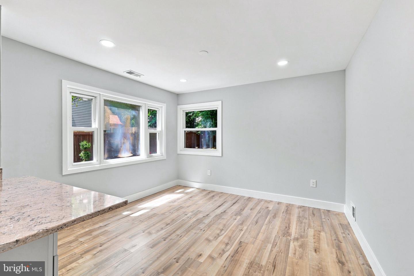 316 Sugarland Run Dr — photo