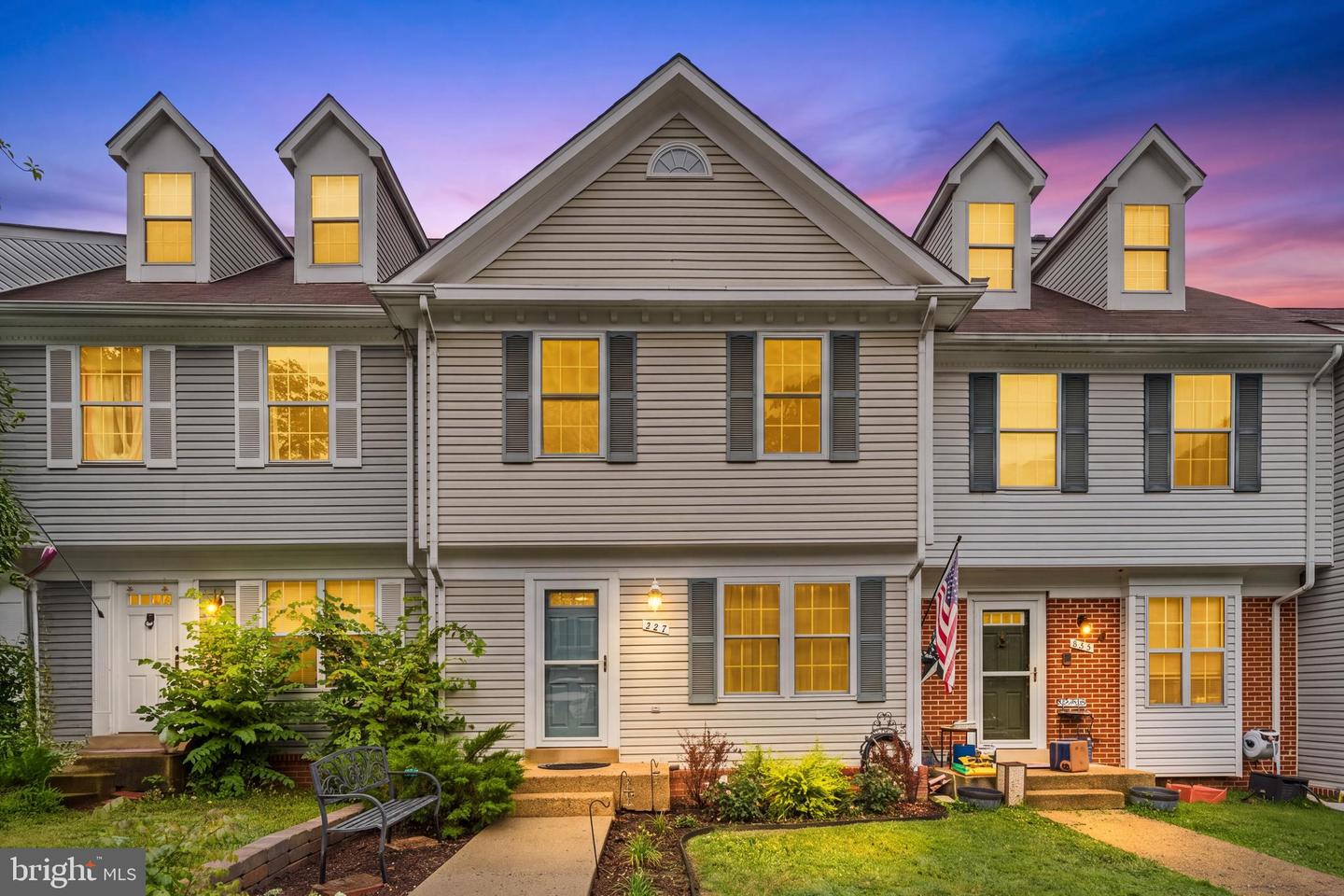 227 Finchingfield Ct — photo